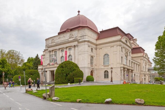 Graz Enchantment Walking Tour - Historic Elegance and Vibrancy
