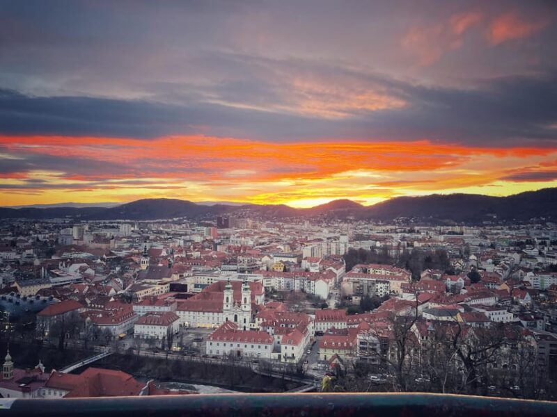 Graz: Funicular Ride & Schlossberg Picnic Experience - Good To Know