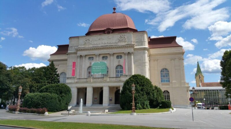 Graz - Private Tour Including Castle Visit - Historic Clock Tower