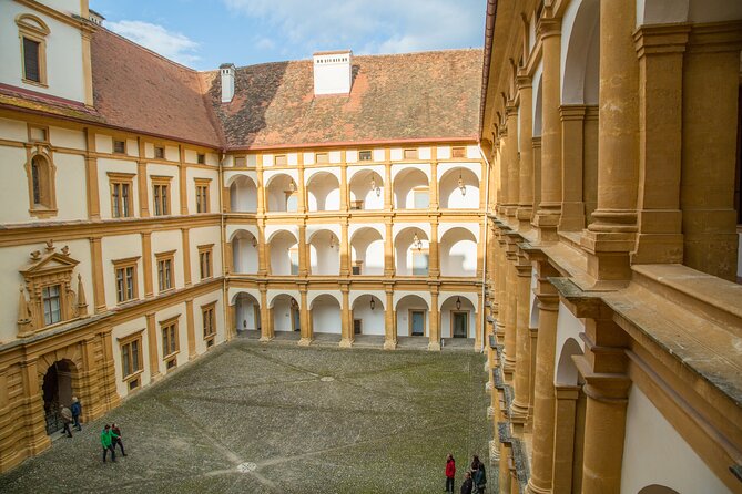 Graz: Schlossberg Private Guided Tour - Booking Information
