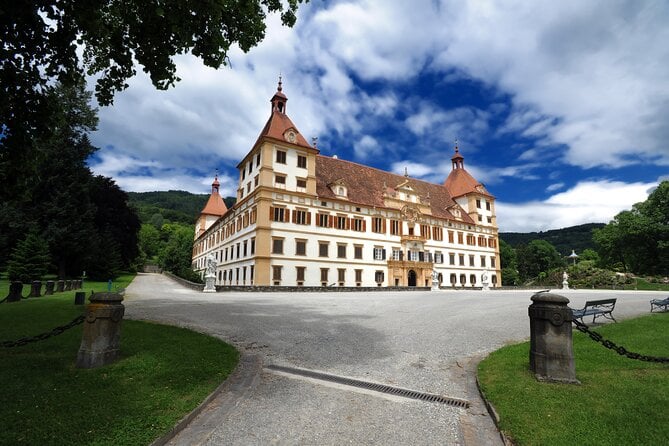 Graz: Schlossberg Private Guided Tour - Discovering Graz Museum