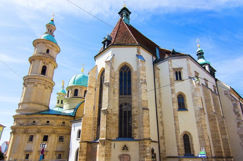 Graz: Top Churches Private Walking Tour With Guide - Franciscan Church: Gothic Grandeur