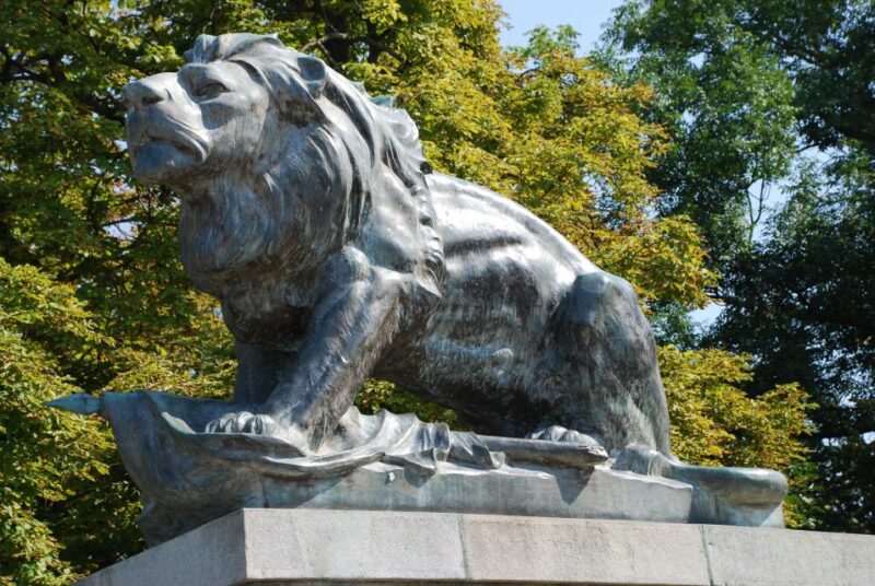 Graz: Wwii-Themed Walking Tour With Graz Museum Option - Private Guide and Tour Experience