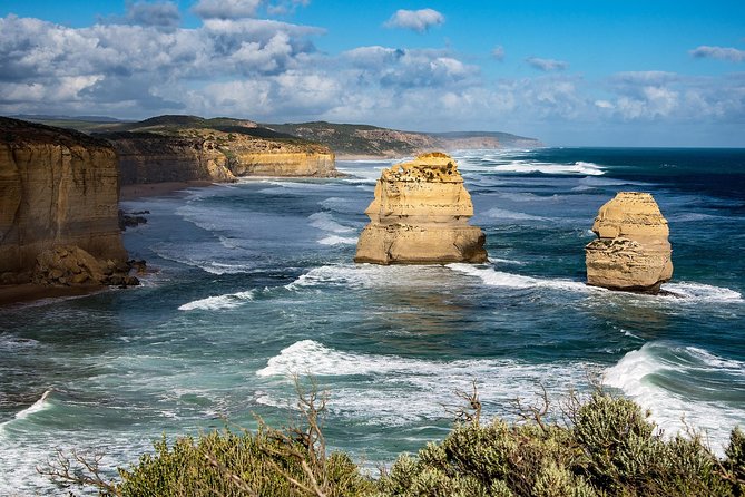 Great Ocean Road Reverse Itinerary With 12 Apostles From Melbourne - Comfort and Group Size