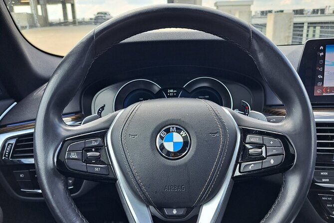 Greater Memphis To MEM International Airport - Luxury Transfer - Waiting Time Included