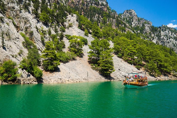 Green Canyon Boat Trip With Lunch and Beverages From Side - Sailing the Scenic Lake