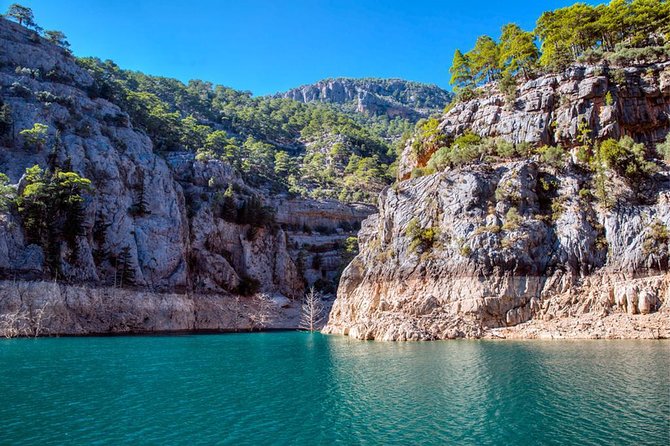 Green Canyon Cruise With Lunch and Unlimitted Drinks From Alanya - Services Provided