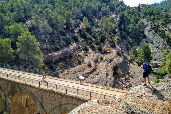 Greenway Section Cretas - Horta De Sant Joan 11KM (90% Descending 10% Flat) - Safety Considerations