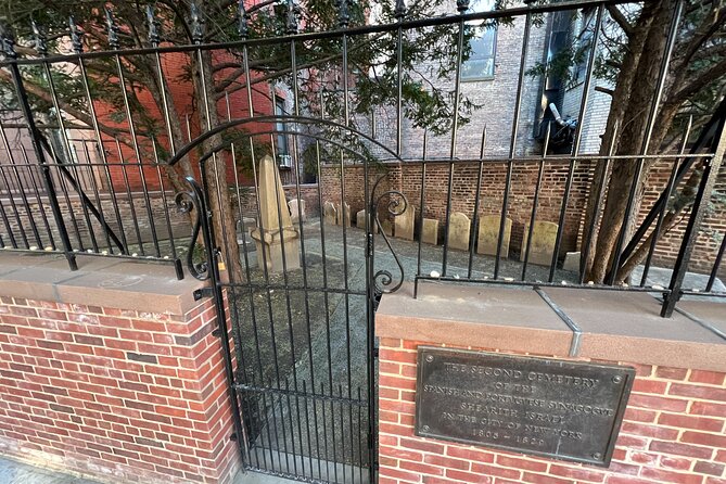 Greenwich Village, New York City Culture and History Walking Tour - Capturing the Essence of Greenwich Village