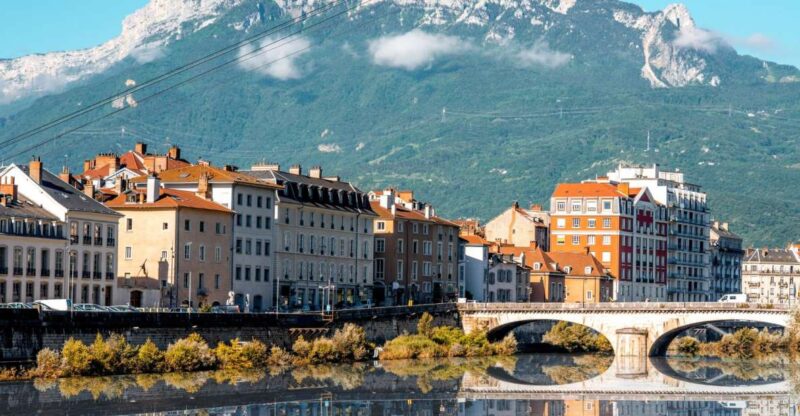 Grenoble: Outdoor Escape Game Robbery In The City - Booking and Cancellation Details