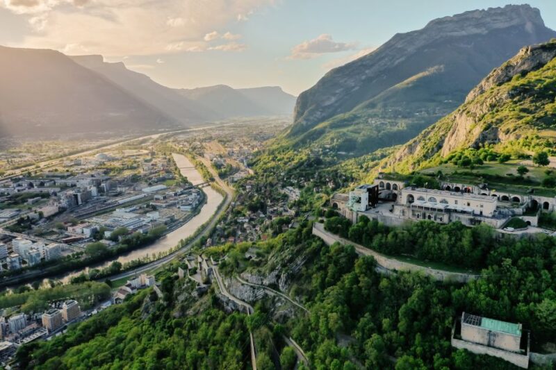 Grenoble: Outdoor Smartphone Game for Bachelor Party - Challenges and Activities