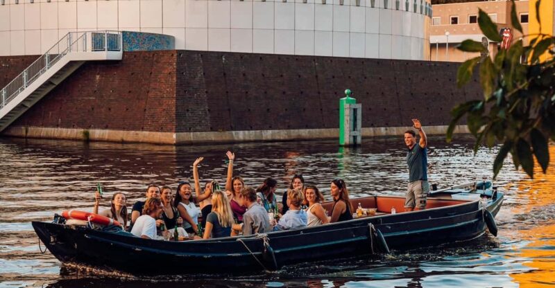 Groningen: City Canal Cruise With Unlimited Drinks - Key Points