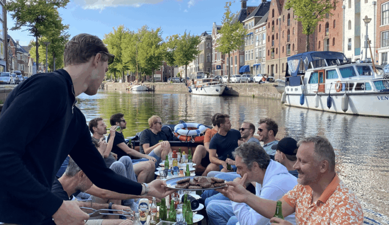 Groningen: City Canal Cruise With Unlimited Drinks - Safety and Accessibility Information