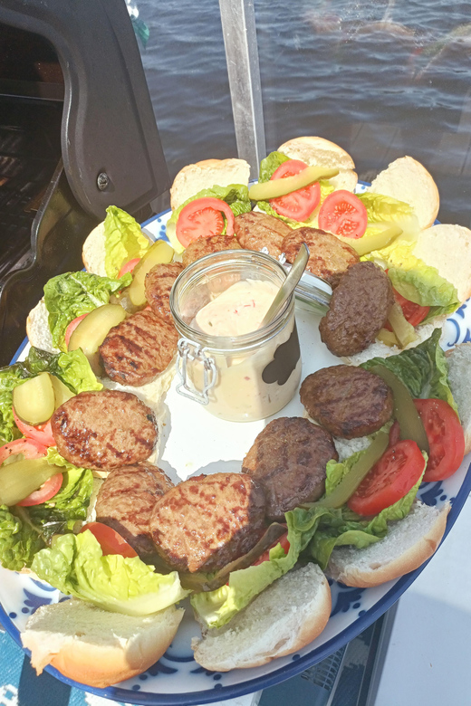 Groningen: Highlights BBQ With Drinks - on the Lake - Onboard Experience Highlights