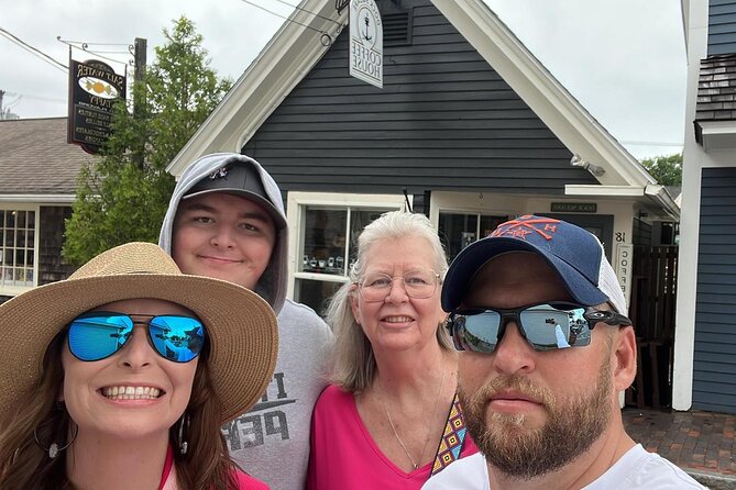 Groovy Golden Scavenger Hunt - Exploring Goldens Landmarks