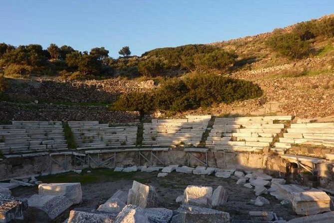 Group 3.5-Hour Walking Tour of Ancient Milos - Key Points