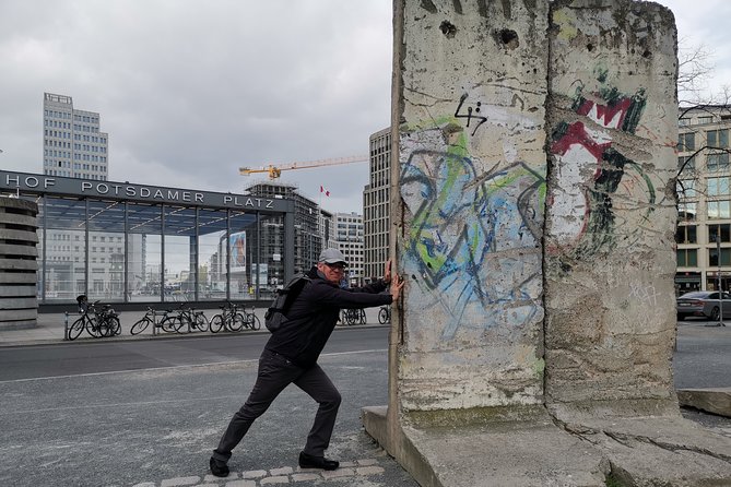 Group Driving Tour From 1 - 6 People for 4 Hours Highlights of Berlin - Top Sights on the Tour