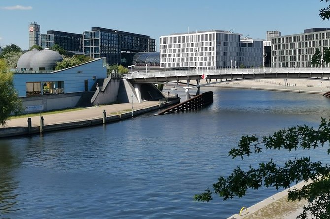 Group Driving Tour From 1 - 6 People for 4 Hours Highlights of Berlin - Customized Experience With Guide