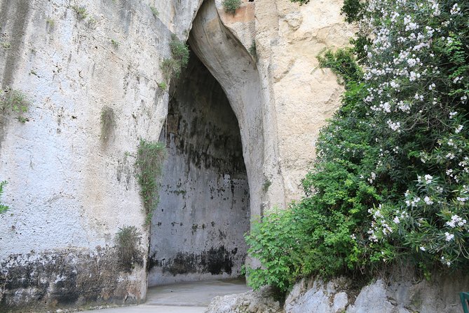 Group Guided Tour of the Archaeological Park of Neapolis - Key Attractions