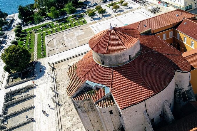 Group History Walking Tour in Zadar Old Town - Accessibility and Participation