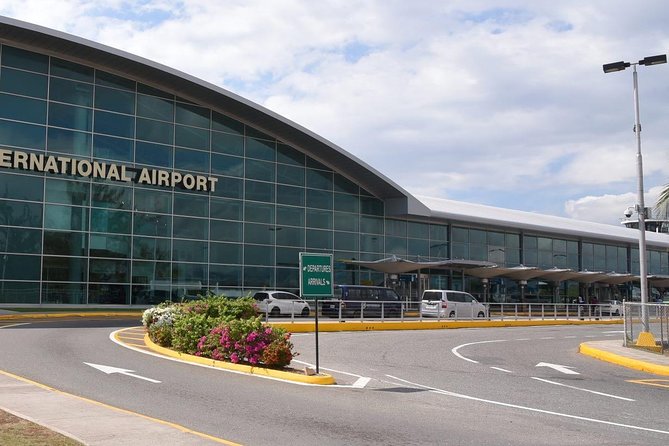 Group Private Kingston Airport Transfers (10 - 15 Persons) - Duration and Confirmation