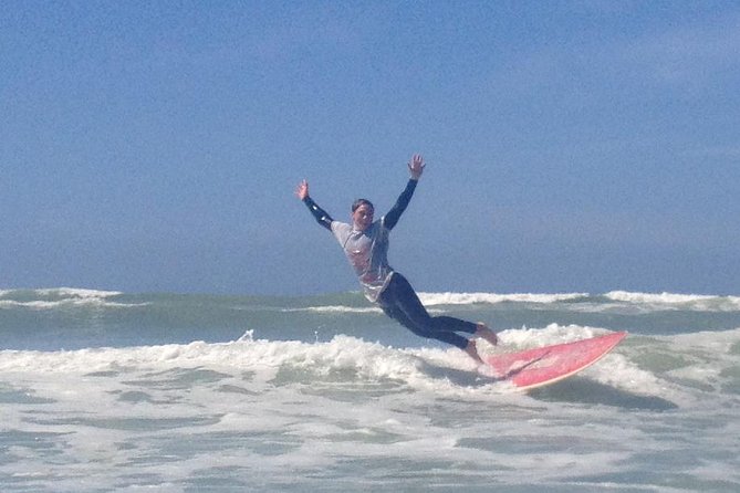 Group Surfing Lesson - Instructor-to-Surfer Ratio