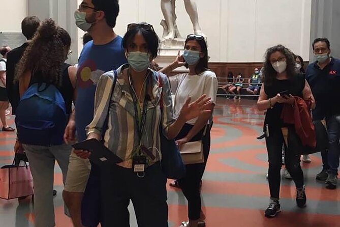 Group Tour Accademia, City Center and Uffizi Gallery - Taking in the Uffizi Gallery