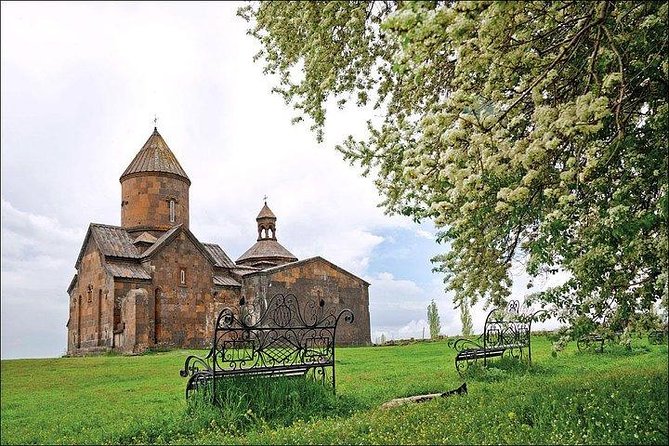 Group Tour: Amberd, Aragats, Lake Kari, Saghmosavank, Alphabet - Aragats and Lake Kari