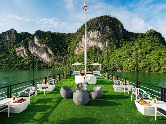 Group Tour: Ha Long Bay From Ha Noi - Activities