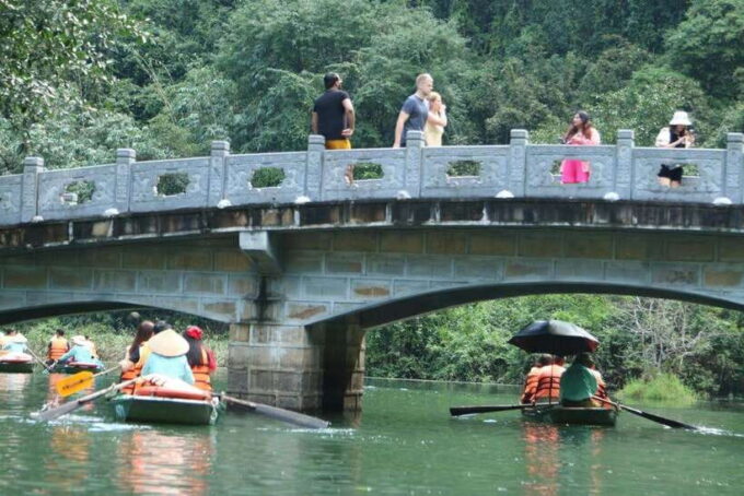 Group Tour: Hoa Lu - Trang an Boat Trip - Mua Cave - Since You Asked