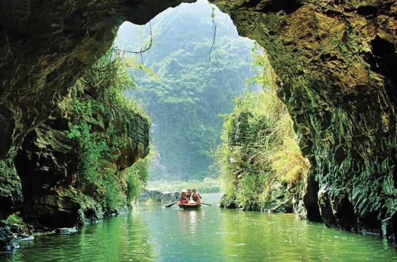 Group Tour: Hoa Lu - Trang An - Mua Cave From Ha Noi - Key Points