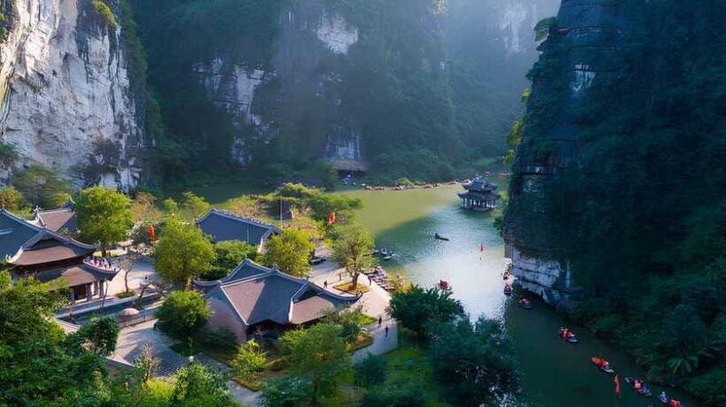 Group Tour: Hoa Lu - Trang An/Tam Coc - Mua Cave From Ha Noi - Key Points