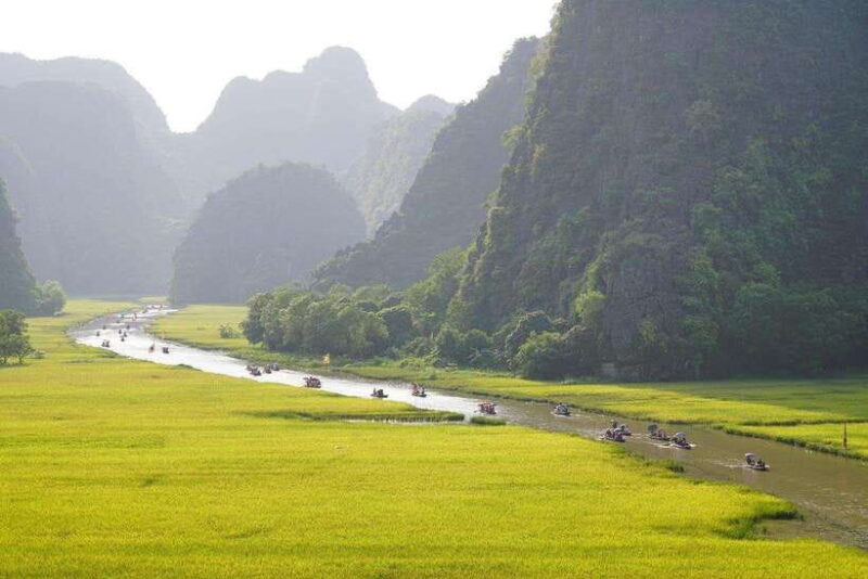 Group Tour: Hoa Lu - Trang An/Tam Coc - Mua Cave From Ha Noi - Transportation and Amenities