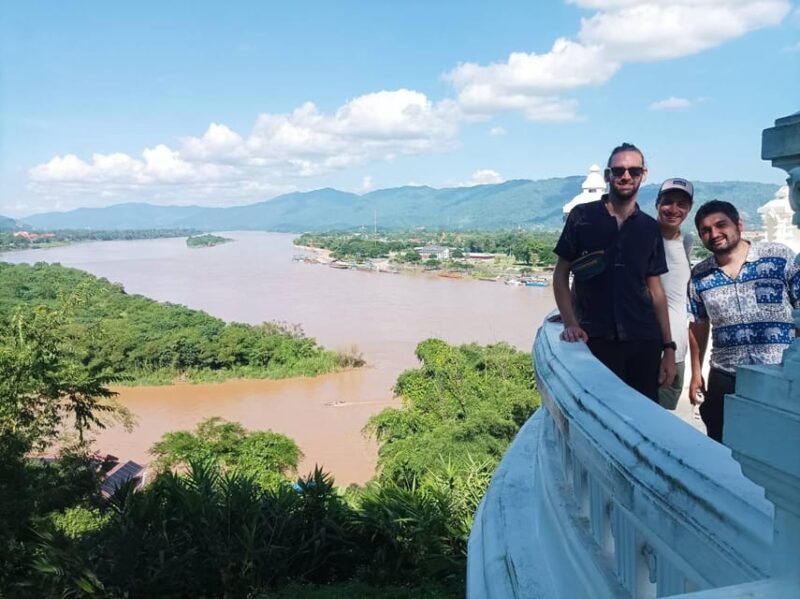 Group Tour in Chiang Rai - Discovering the Blue Temple