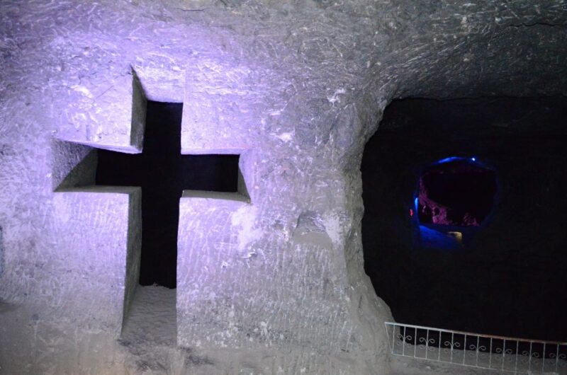 Group Tour Salt Cathedral - Exploration and Highlights