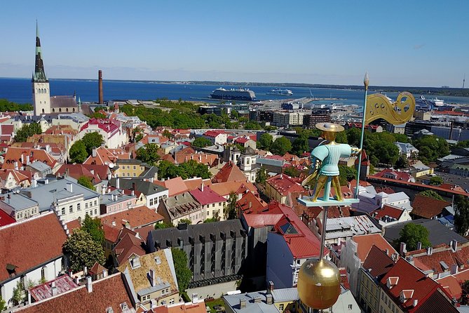 Group Walking Tour in Tallinn Old Town - Exploring Tallinns Old Town