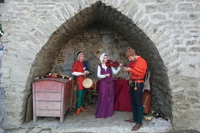 Group Walking Tour in Tallinn Old Town - Comparison of Similar Experiences