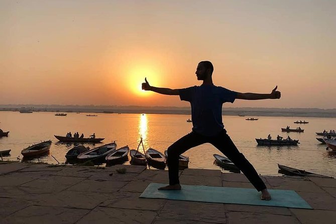 GROUP YOGA CLASS - BEGINNER / ADVANCED - Sunrise YOGA With Ayush in Varanasi - Panoramic Views of the Ganges