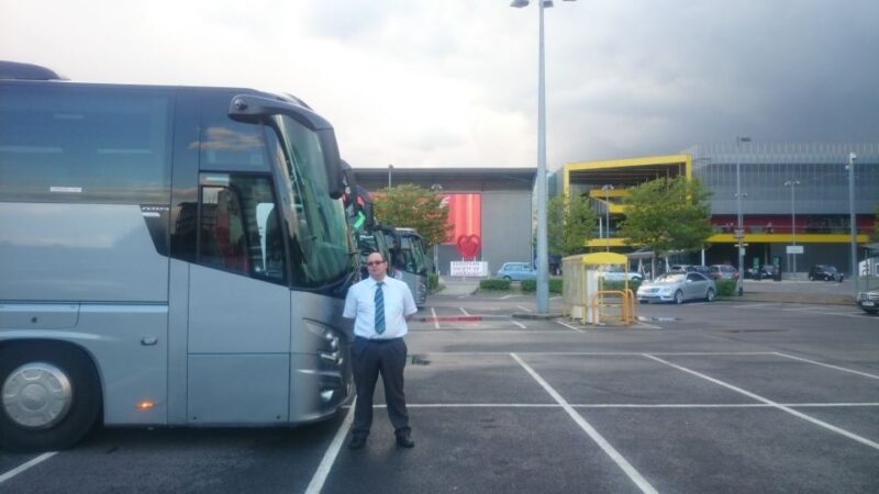 Groups From Airport to London Hotel - Professional Driver and Assistance