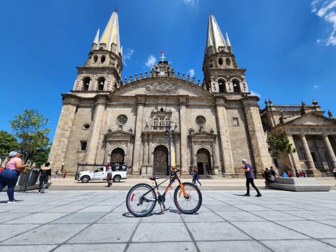 Guadalajara: Bicycle Rental per Day. - Meeting Point