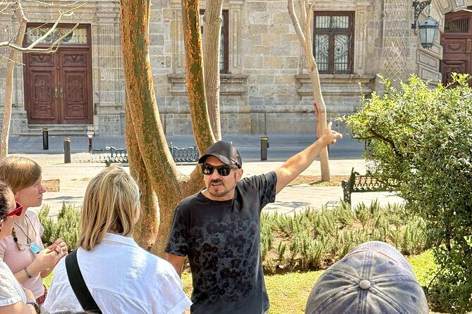 Guadalajara City Center Walking Tour - Exploring Battle Square and the French Gift