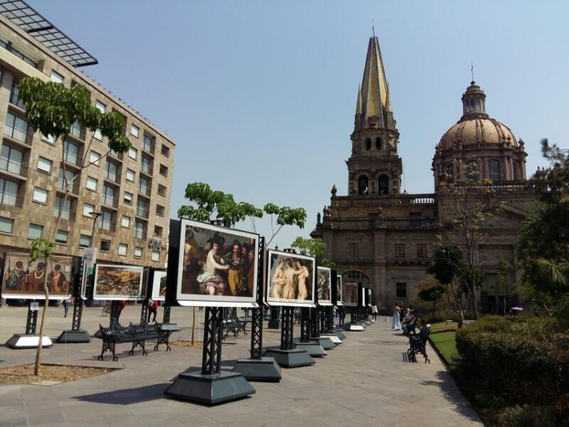 Guadalajara: Culture, Architecture, and Market Walking Tour - Key Points