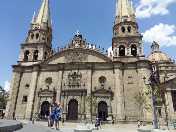 Guadalajara: Culture, Architecture, and Market Walking Tour - Discovering Significant Landmarks