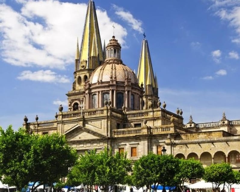 Guadalajara : Highlights Walking Tour With A Guide - Inclusions and Options