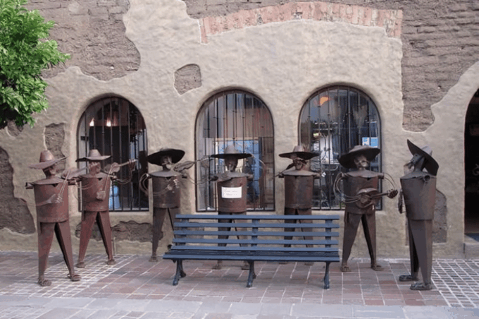 Guadalajara : Highlights Walking Tour With A Guide - Exploring Guadalajaras History and Architecture