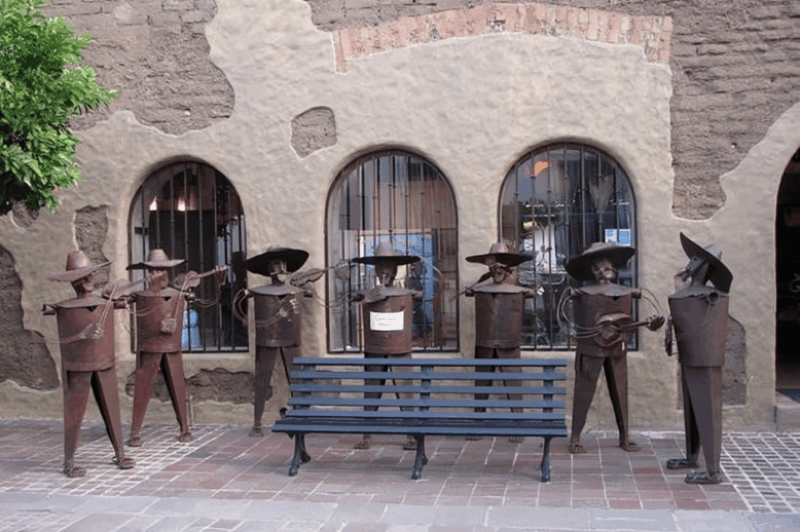 Guadalajara : Must-See Sites Walking Tour With A Guide - Cultural and Historical Insights