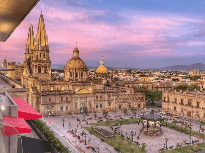 Guadalajara : Must-See Sites Walking Tour With A Guide - Important Tour Details