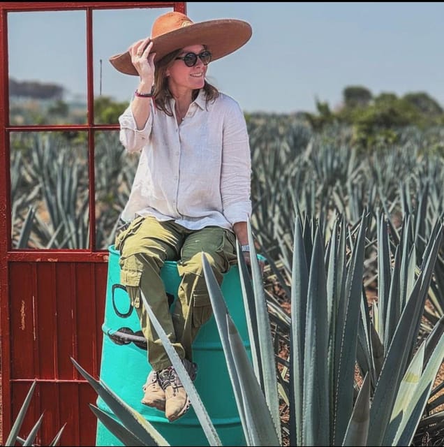Guadalajara: Tequila Premium Tour With Tastings and Pairings - Agave Fields Exploration