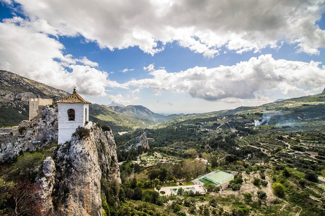 Guadalest and Algar Springs Guided Tour From Alicante - Transportation and Guide