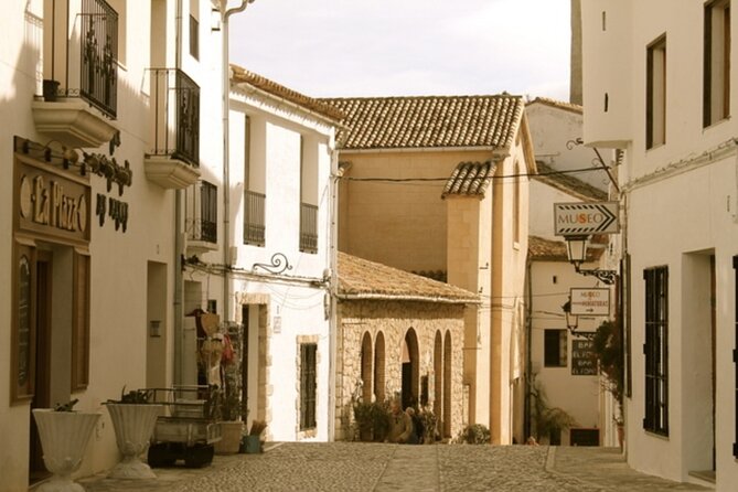 Guadalest Valley and Town Guided Tour - Exploring Guadalest Town